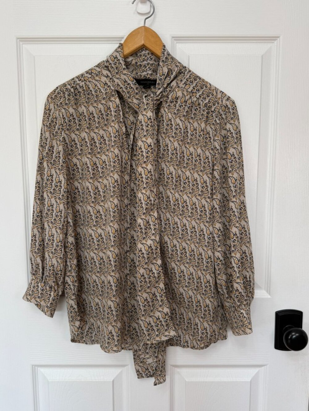 Banana Republic Paisley Tie Neck Long Sleeve Blouse Size M - Picture 5 of 10